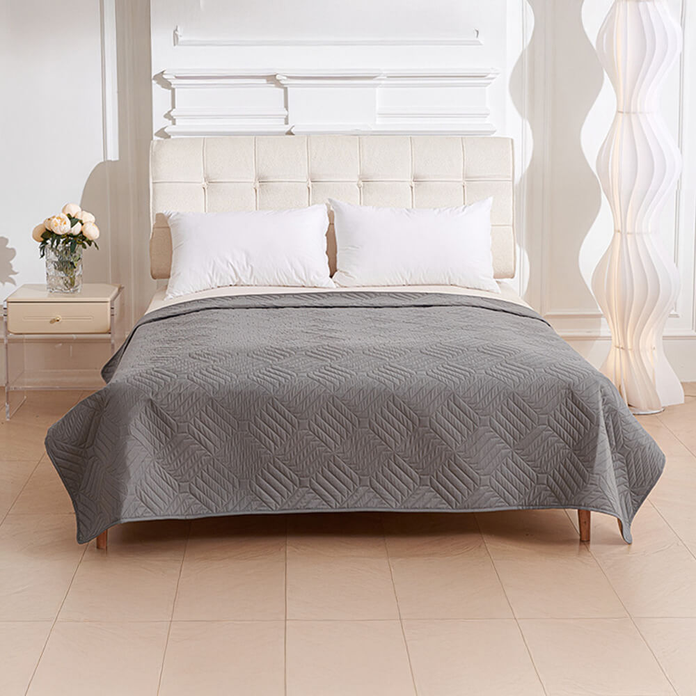 Multifunctional Water-resistant Urine Proof & Washable Pet Blanket Bed Cover