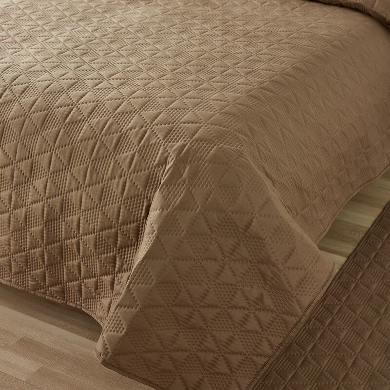 Waterproof Non-Slip Geometric Embossed Multi-Purpose Pet Mat Mattress Protector