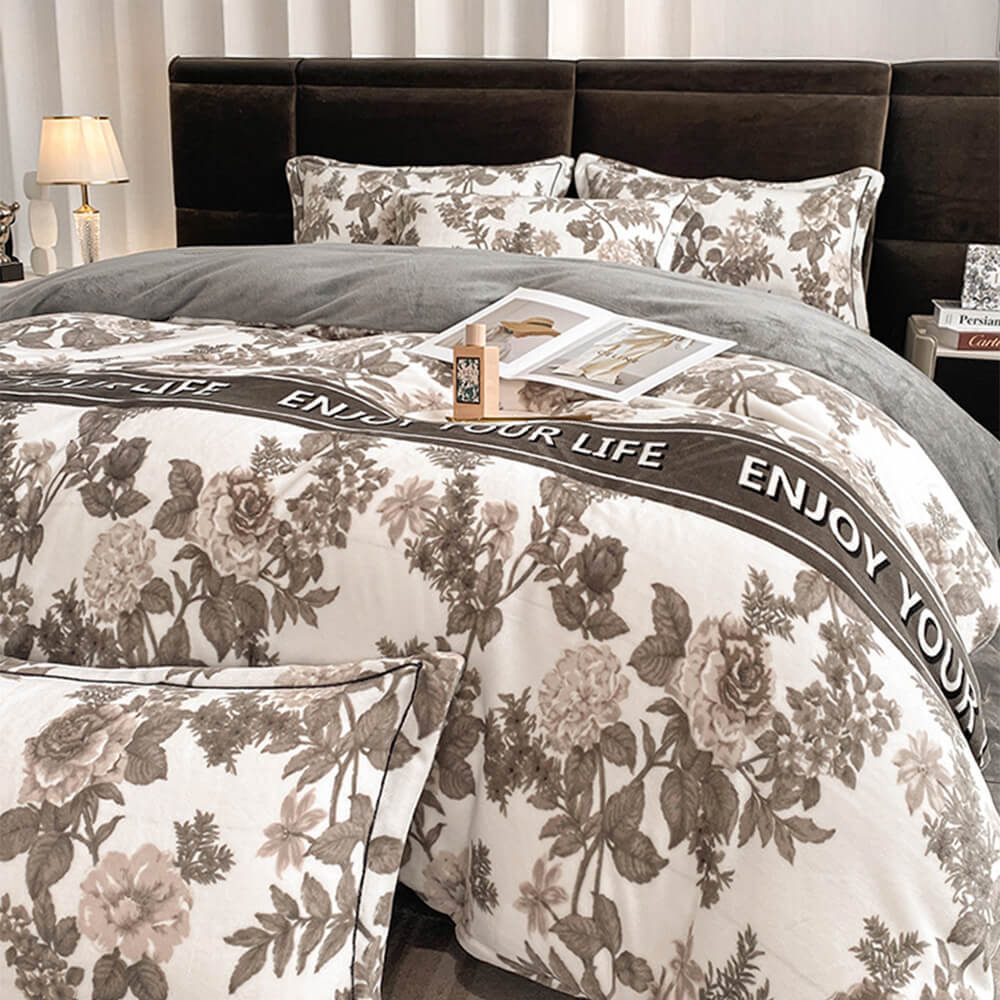 Elegant European Style Milk Velvet Anti-Static Warmth Bed Sheet Set