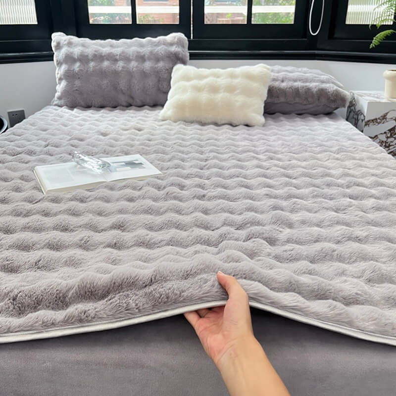 Housse de matelas antidérapante en fausse fourrure de lapin de luxe