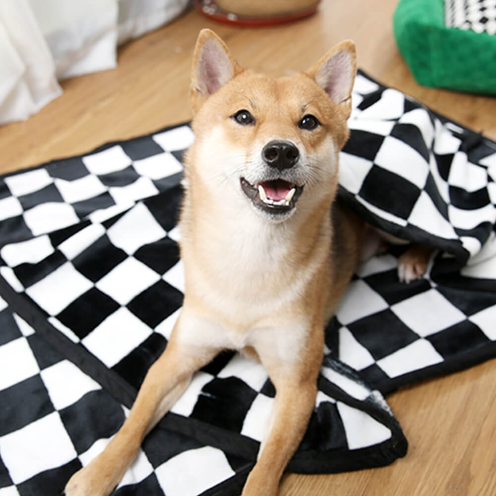 Trendy Wave Checkerboard Flannel Soft Dog Sleeping Blanket