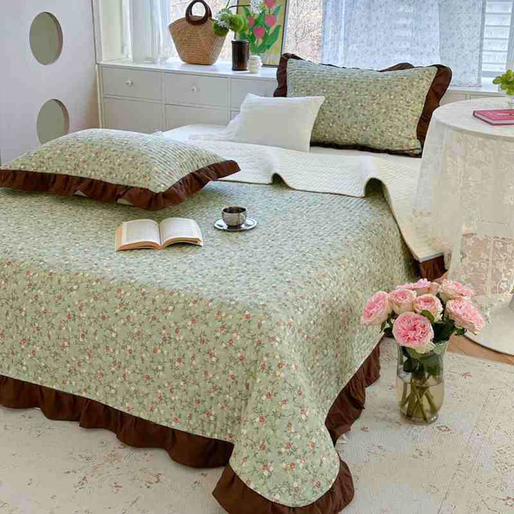 All-Season Fresh Floral Pattern Quilted Cotton Bedspread Set