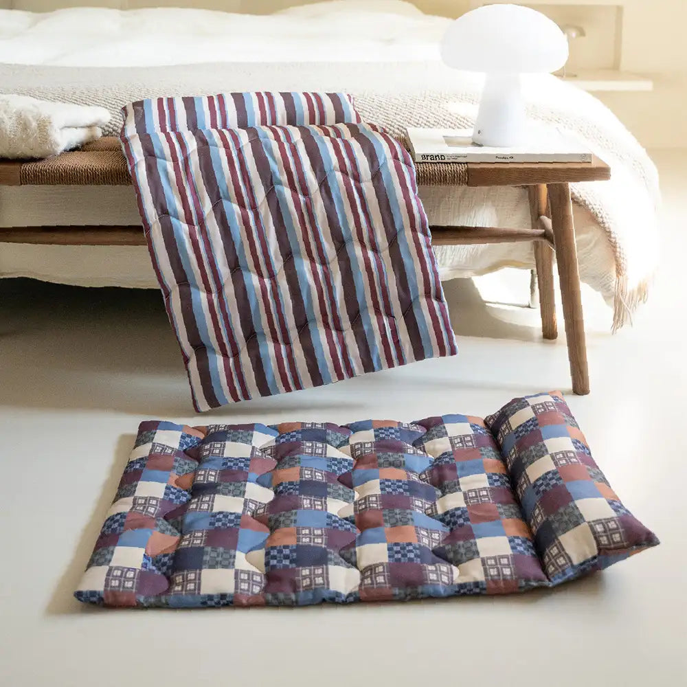 All-Season Breathable Double-Sided Neck Support Pillow Dog Bed