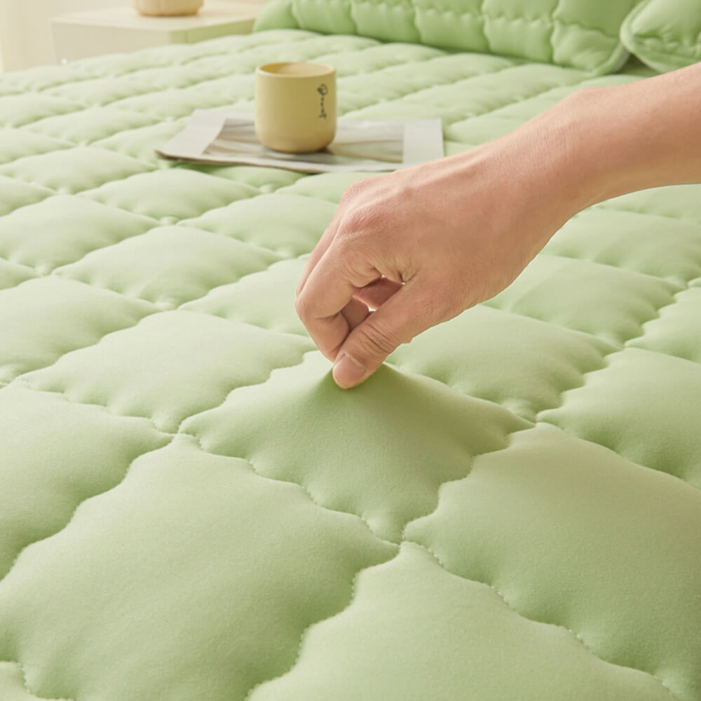 All-Seasons Breathable Quilted Non-Slip Mattress Topper