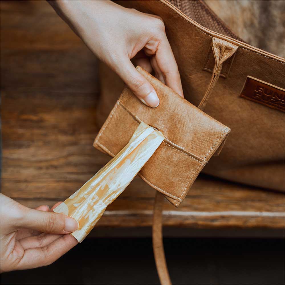 Vogue Eco-friendly Dupont Waterproof Pet Carrier - City Roamer