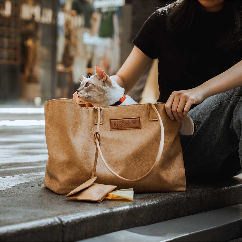 Vogue Eco-friendly Dupont Waterproof Pet Carrier - City Roamer