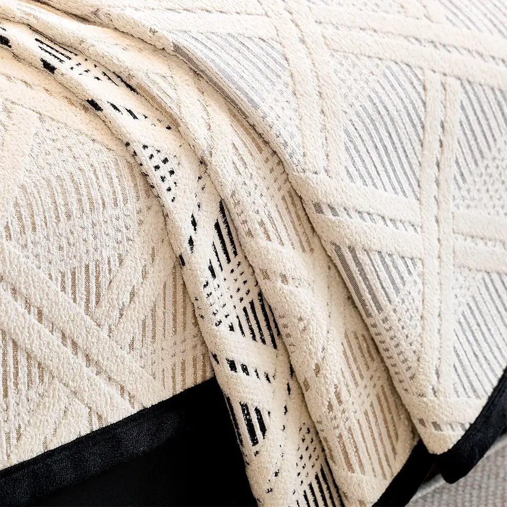 Creative Plaid Pattern Anti-Cat Scratch And Non-Slip Couch Cover - Suitable For All Seasons