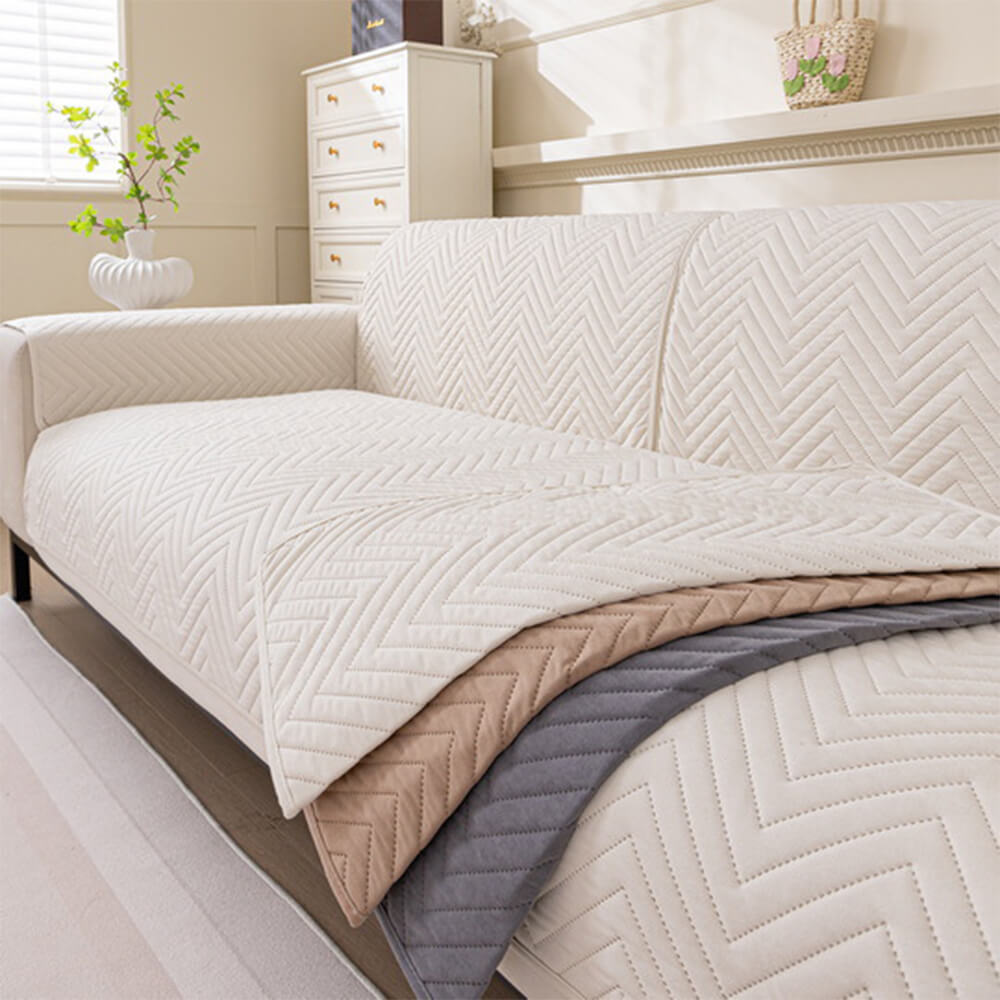 Water-resistant Durable Sofa Protector Pet-Friendly Non-Slip Sofa Cover