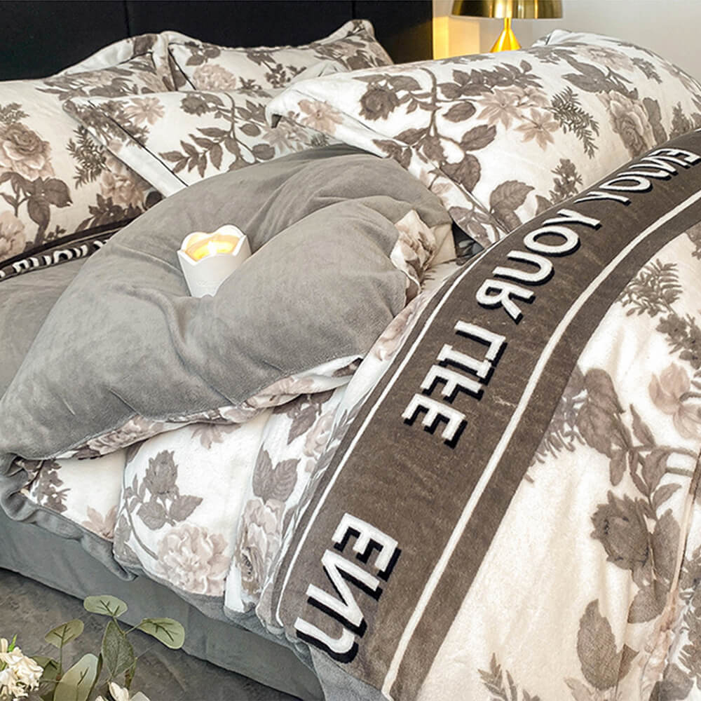 Elegant European Style Milk Velvet Anti-Static Warmth Bed Sheet Set