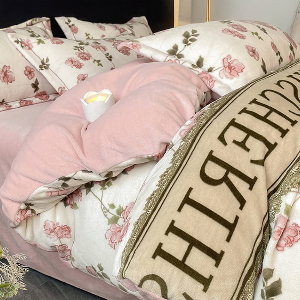 Elegant European Style Milk Velvet Anti-Static Warmth Bed Sheet Set